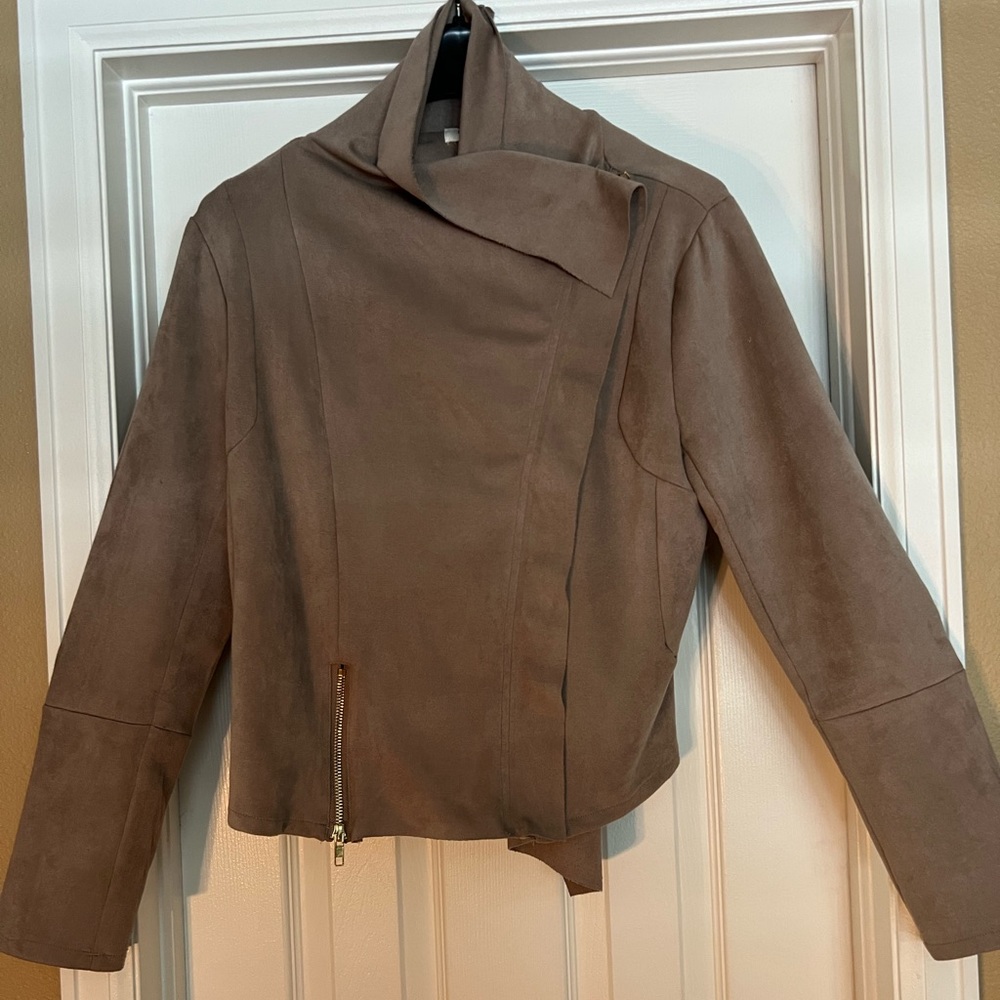 UMGEE stretch suede jacket with gold zippers